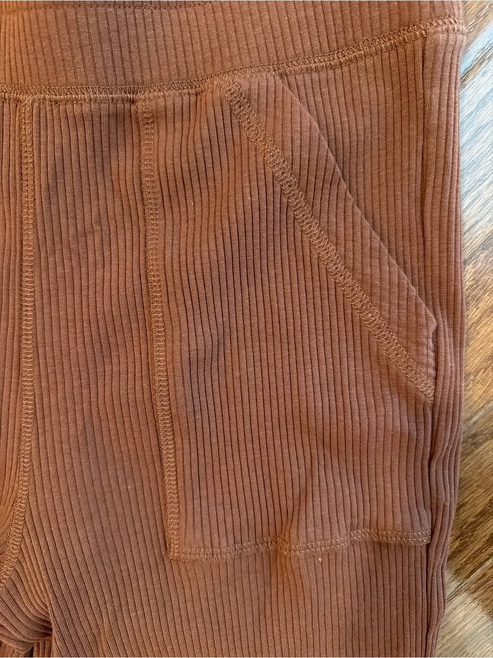 Terez Ribbed Cargo Joggers in Brown Size Small Never worn - Picture 3 of 4